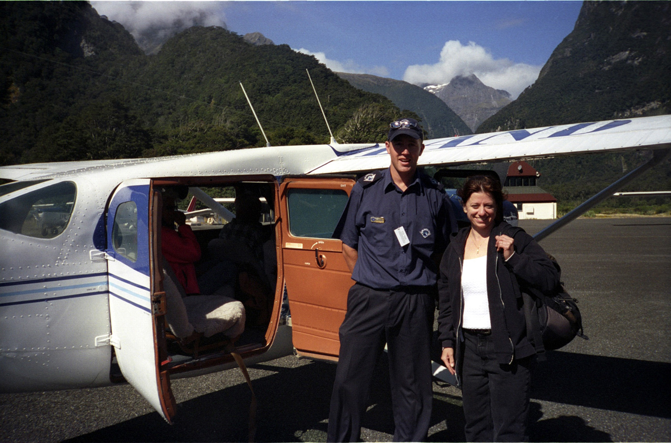 5 Seater Plane